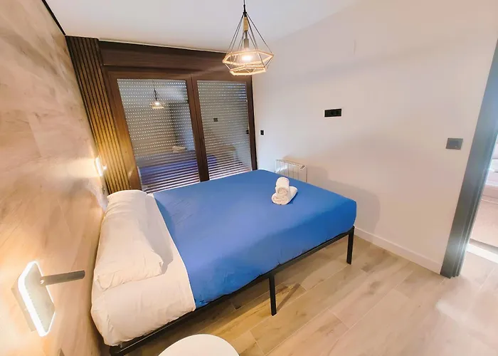 Todosierranevada Zona Baja - De 4 - Junto A Telecabinas * 塞拉内华达